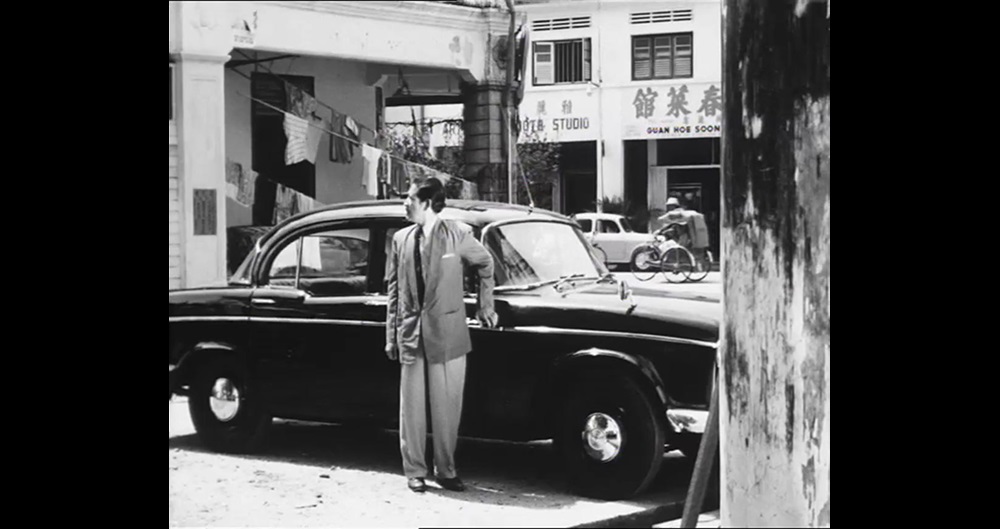 Still from 'Che Mamat Parang Tumpol' (Film source: Asian Film Archive. Courtesy of ©Cathay-Keris Film Pte. Ltd.) 