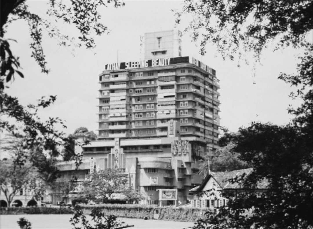 Still from 'Sumpitan Rachun' (Film source: Asian Film Archive. Courtesy of ©Cathay-Keris Film Pte. Ltd.)