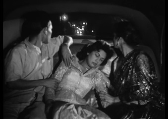 Still from 'Sumpitan Rachun' (Film source: Asian Film Archive. Courtesy of ©Cathay-Keris Film Pte. Ltd.)